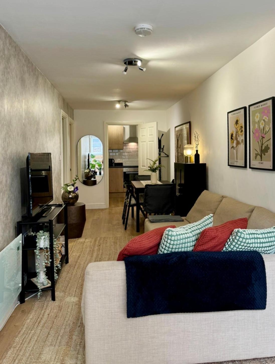 Holiday Home 2Br L 2Ba With Patio-Sleep 6 Лондон Екстер'єр фото